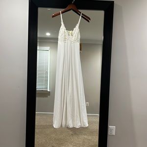 NWT Ivory nightgown set